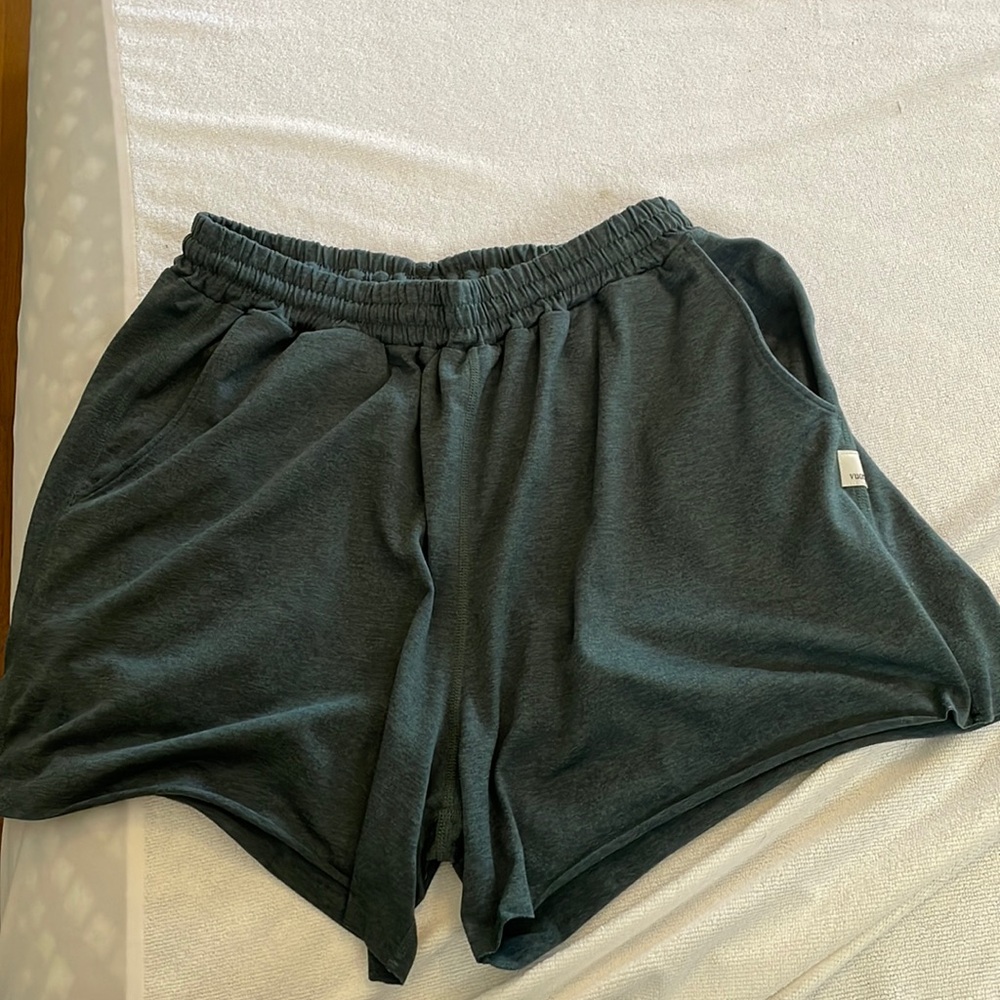 Vuori boyfriend lounge shorts